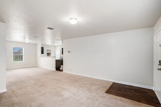 7516 Bowdre in San Antonio, TX - Building Photo - Building Photo
