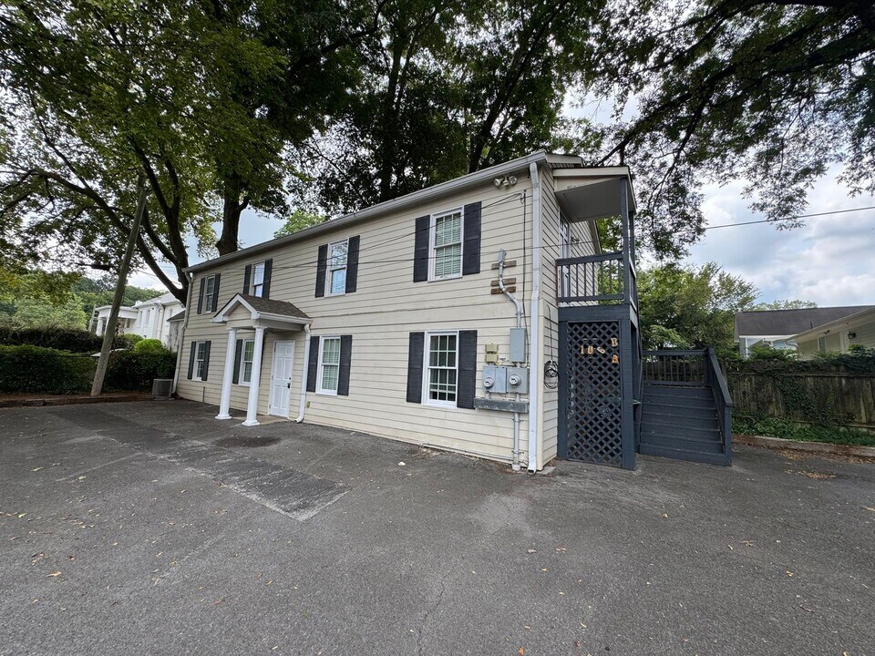 106 E 3rd St in Rome, GA - Foto de edificio