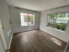 742 12th St-Unit -1 in Miami Beach, FL - Building Photo - Building Photo