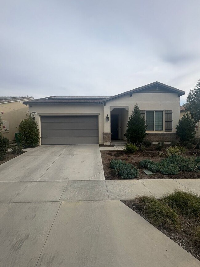 2344 Lumia Wy in Corona, CA - Building Photo - Building Photo