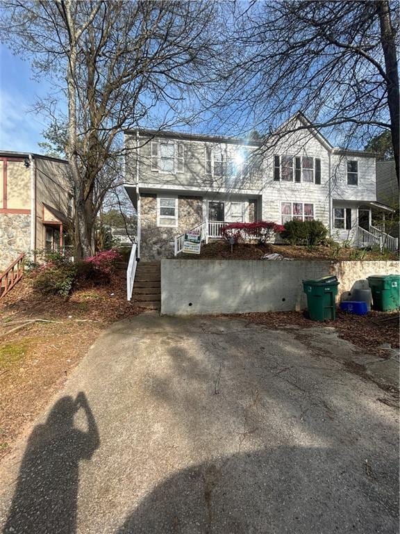 1068 Falling Water Dr