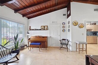 2834 SW 33rd Ave in Miami, FL - Building Photo - Building Photo