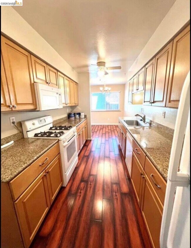 511 W 5th St in Antioch, CA - Building Photo - Building Photo