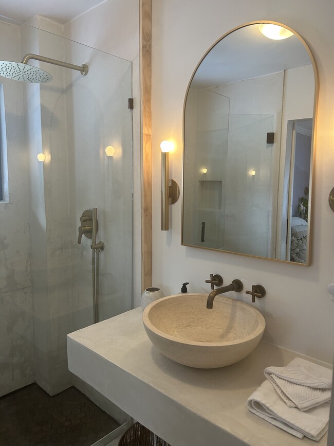 property at 2156 Chiapa Dr