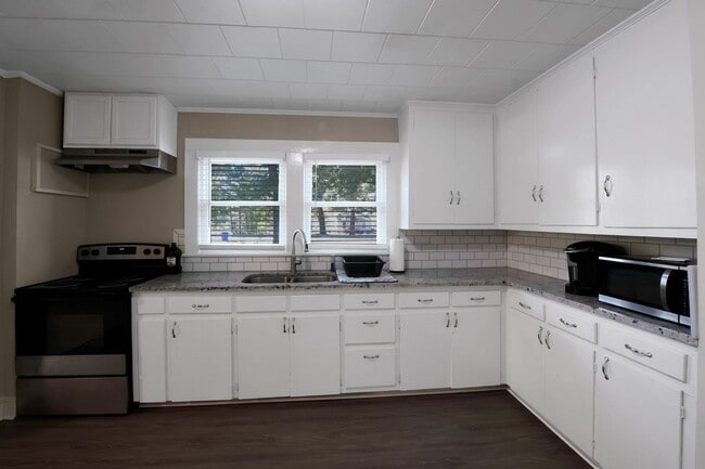 3666 Old 421 Rd in Liberty, NC - Building Photo - Building Photo