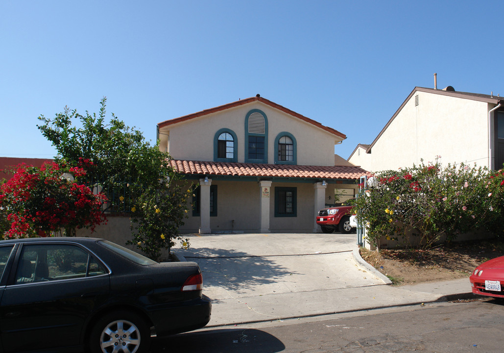 2706 44th St in San Diego, CA - Building Photo