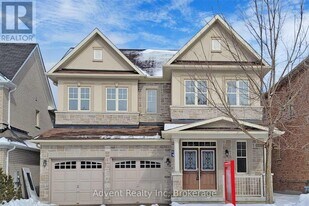 1216 Stuffles Cres in Newmarket, ON - Building Photo