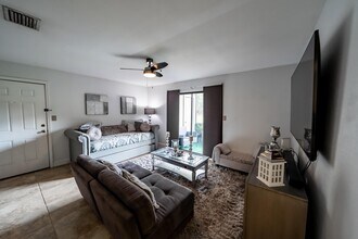 4053 Crockers Lake Blvd, Unit 2418 in Sarasota, FL - Building Photo - Building Photo