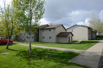 Sunshine Villages Apartments in Veradale, WA - Building Photo - Building Photo