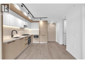 2729 Kingsway in Vancouver, BC - Building Photo - Building Photo