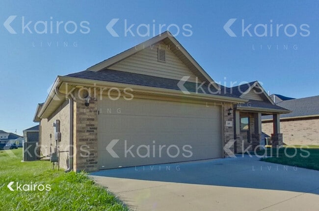 property at 309 Pin Oak St