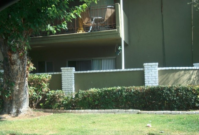 Emerald Pointe Apartments photo'