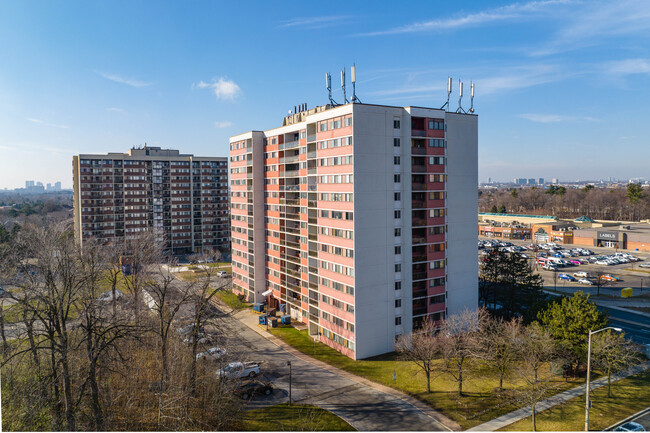 Metro Toronto Condominium in Toronto, ON - Building Photo - Building Photo