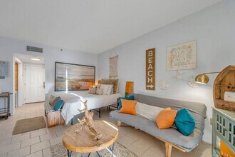 214 Miracle Strip Pkwy SW, Unit SI ID1502018P in Fort Walton Beach, FL - Foto de edificio - Building Photo