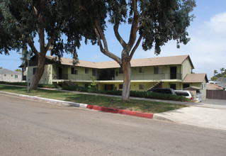 295 D St in Chula Vista, CA - Foto de edificio - Building Photo