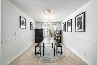 4904 SE Duval Dr in Stuart, FL - Building Photo - Building Photo