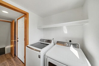 2348 Forsythia Ct in Loveland, CO - Building Photo - Building Photo