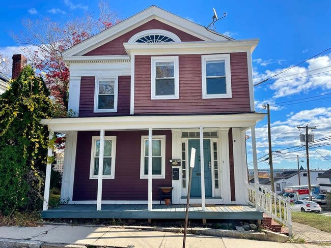 property at 3 Prospect St