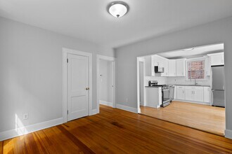 820 Pacific St in Stamford, CT - Building Photo - Building Photo