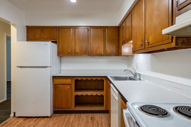 The Poplars Apartments