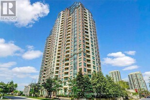 7 Lorraine Dr in Toronto, ON - Building Photo