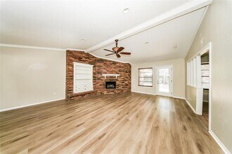 9725 Pheasant Ln in Oklahoma City, OK - Building Photo - Building Photo