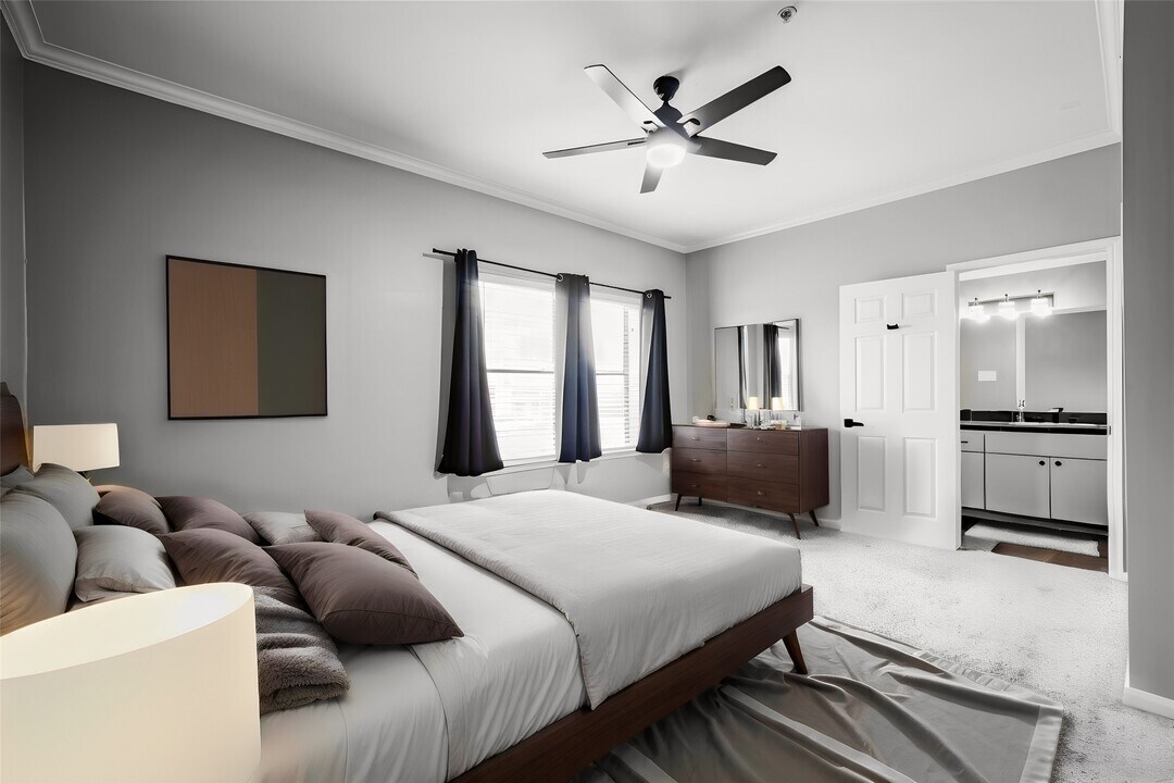 17 Waugh Dr in Houston, TX - Building Photo