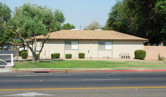 Evergreen Apartments in Fresno, CA - Foto de edificio - Building Photo