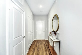 Farmhaus Apartments in Madison, AL - Foto de edificio - Building Photo