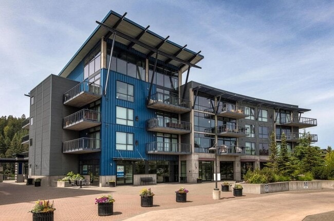 1950 Bellerive Ln in Coeur d'Alene, ID - Building Photo - Building Photo