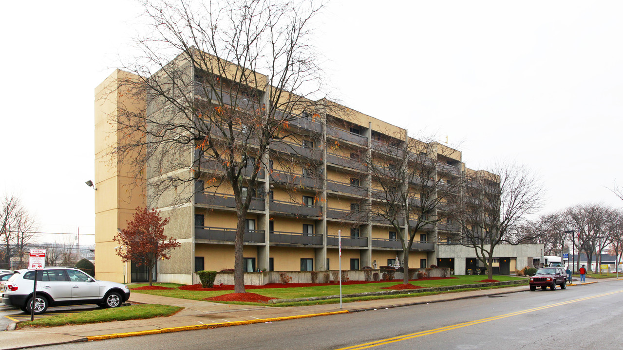 Homewood House in Pittsburgh, PA - Building Photo