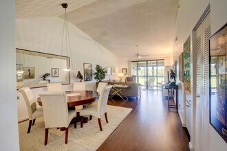 7455 Glendevon Ln in Delray Beach, FL - Building Photo - Building Photo