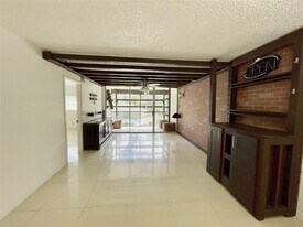 5090 SW 64th Ave, Unit 204 in Davie, FL - Building Photo