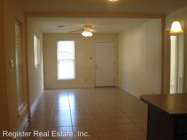 6054 Fleur De Lis Dr in New Orleans, LA - Foto de edificio - Building Photo