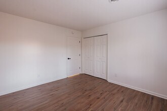 134-134 Northwood Dr, Unit 134 Northwood Dr Mt. Airy in Mount Airy, NC - Foto de edificio - Building Photo