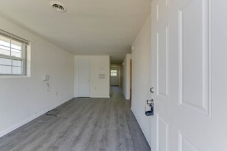 14 Hopkins St in Hampton, VA - Building Photo - Building Photo