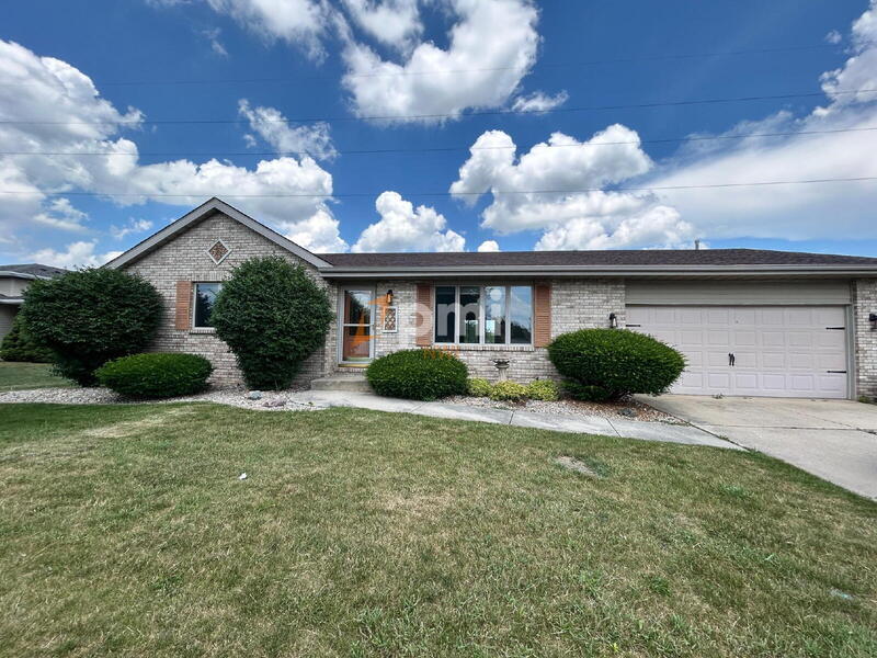 8781 Calhoun Pl in Crown Point, IN - Building Photo