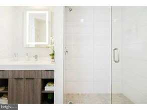 206 N 16th St-Unit -201 in Philadelphia, PA - Building Photo - Building Photo