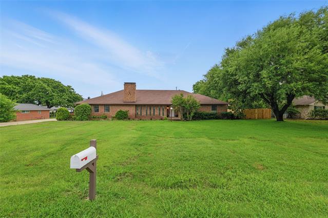 116 S Holly St in Coppell, TX - Building Photo