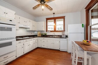 117 W Naperville Rd in Westmont, IL - Building Photo - Building Photo