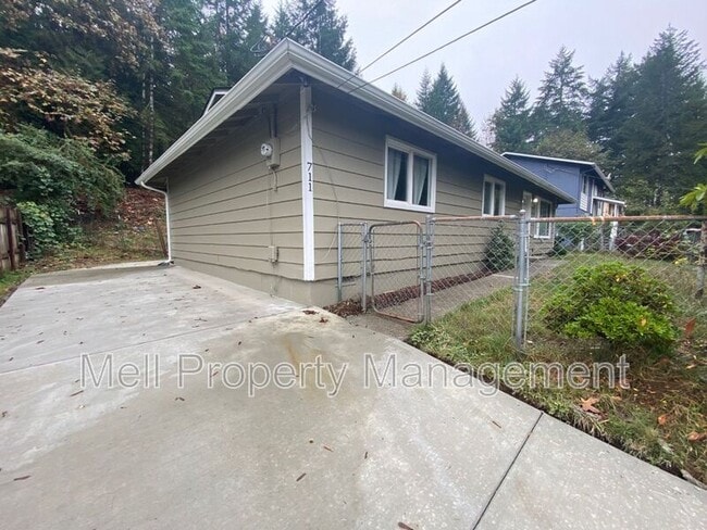 property at 711 Grandview Ave