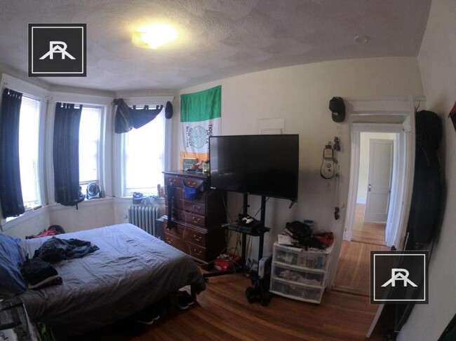 235 Freeman St in Brookline, MA - Building Photo - Building Photo