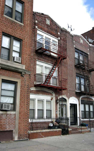 323 86th St in Brooklyn, NY - Building Photo