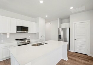 113 Cutleaf in San Marcos, TX - Building Photo - Building Photo