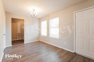 7507 Kennemer Dr in Humble, TX - Foto de edificio - Building Photo