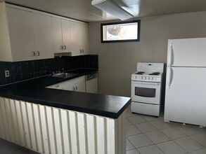 15321-15387 87 Ave NW in Edmonton, AB - Building Photo - Building Photo