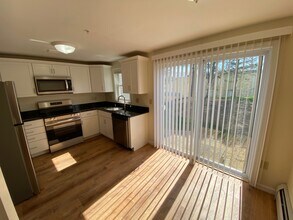 Oak Terrace Townhomes in Dover, NH - Foto de edificio - Building Photo