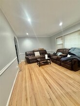 20 Regent St in Hicksville, NY - Building Photo - Building Photo