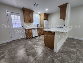 7059 Kenwood St in Las Vegas, NV - Building Photo - Building Photo