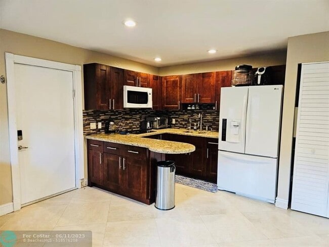 1650 SW 117th Ave in Davie, FL - Building Photo - Building Photo